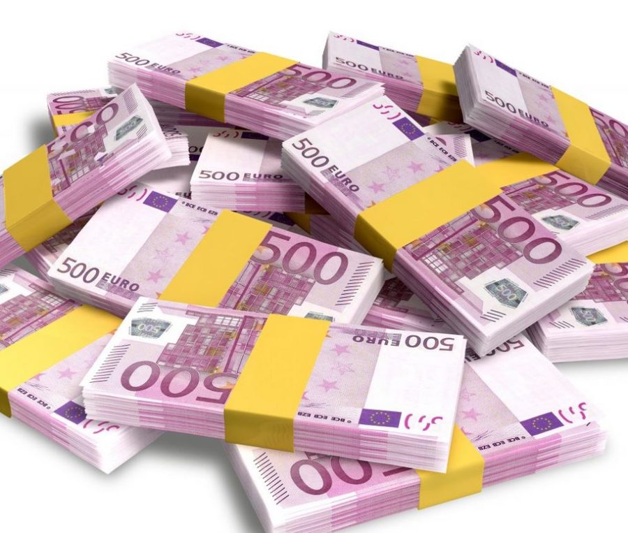 Большая купюра евро. Деньги евро. Пачки денег евро. 500 Евро пачка. Пачка денег 500 евро.