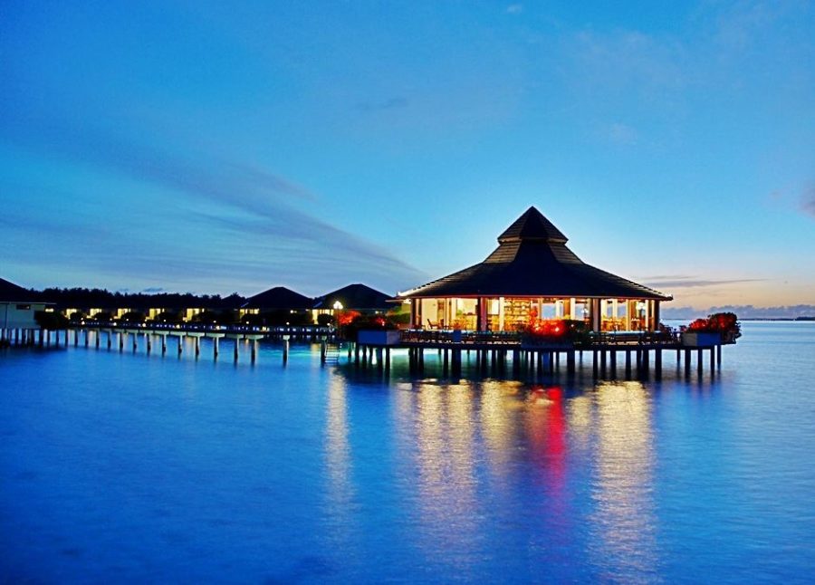 romantikurlaub malediven 900x646 - Malediven Gewinnspiel: die schönsten Karibik Bilder