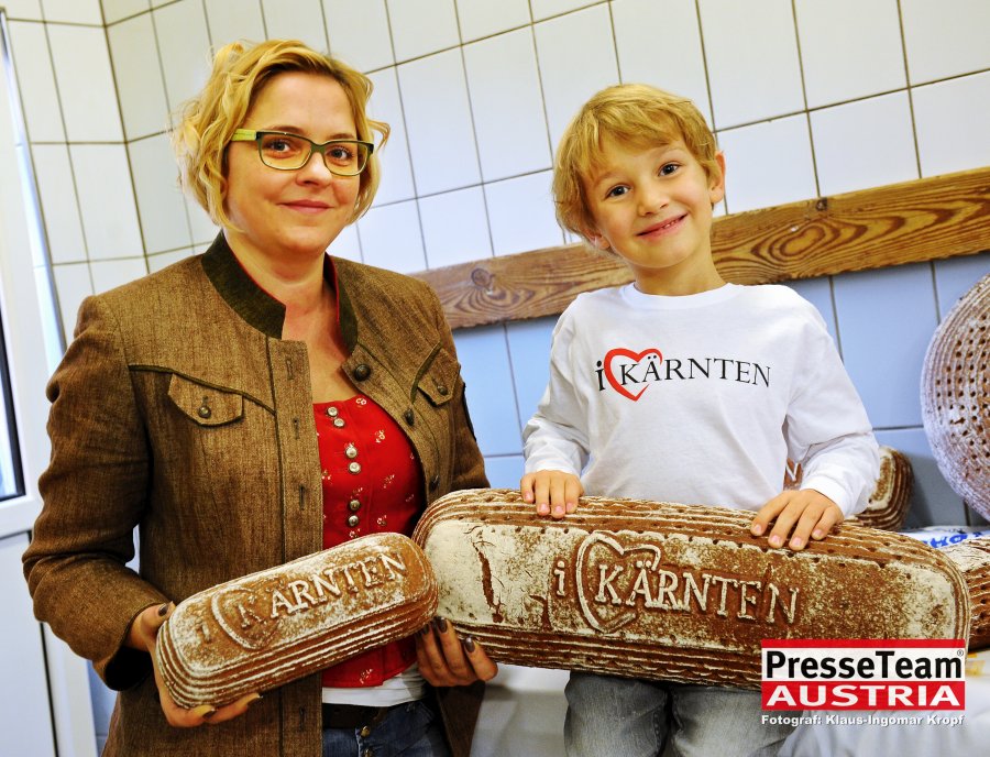 Barbara Marinitsch mit Livio - Pressekonferenz Kärnten Brot